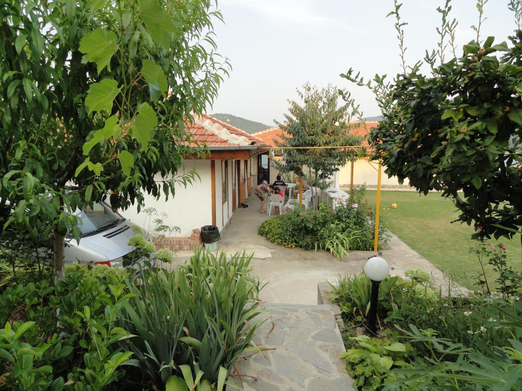Family Hotel Belvedere Dŭlgopol Εξωτερικό φωτογραφία