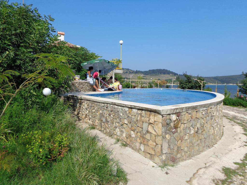 Family Hotel Belvedere Dŭlgopol Εξωτερικό φωτογραφία