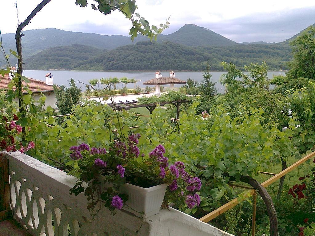 Family Hotel Belvedere Dŭlgopol Εξωτερικό φωτογραφία