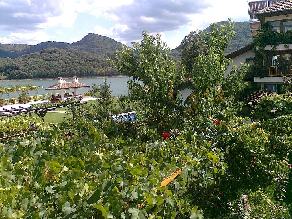 Family Hotel Belvedere Dŭlgopol Εξωτερικό φωτογραφία