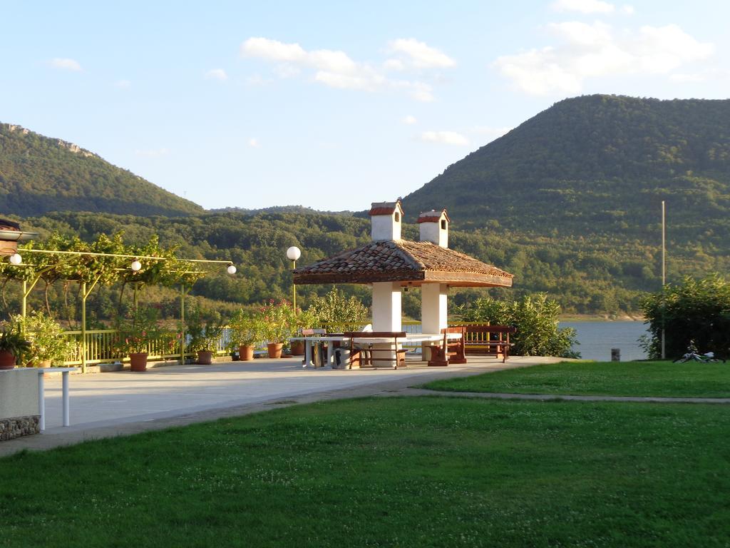 Family Hotel Belvedere Dŭlgopol Εξωτερικό φωτογραφία